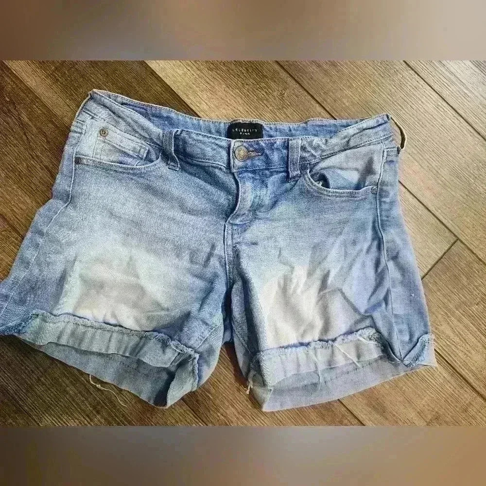 Celebrity Pink Jean Shorts Juniors Size 7/28